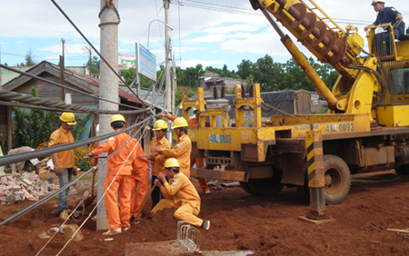 Phát triển lưới điện tại Tây Nguyên.